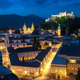 Stadt bei Nacht
